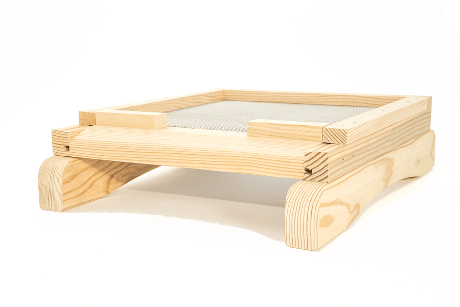 Douglas fir Warre screened bottom board with feet