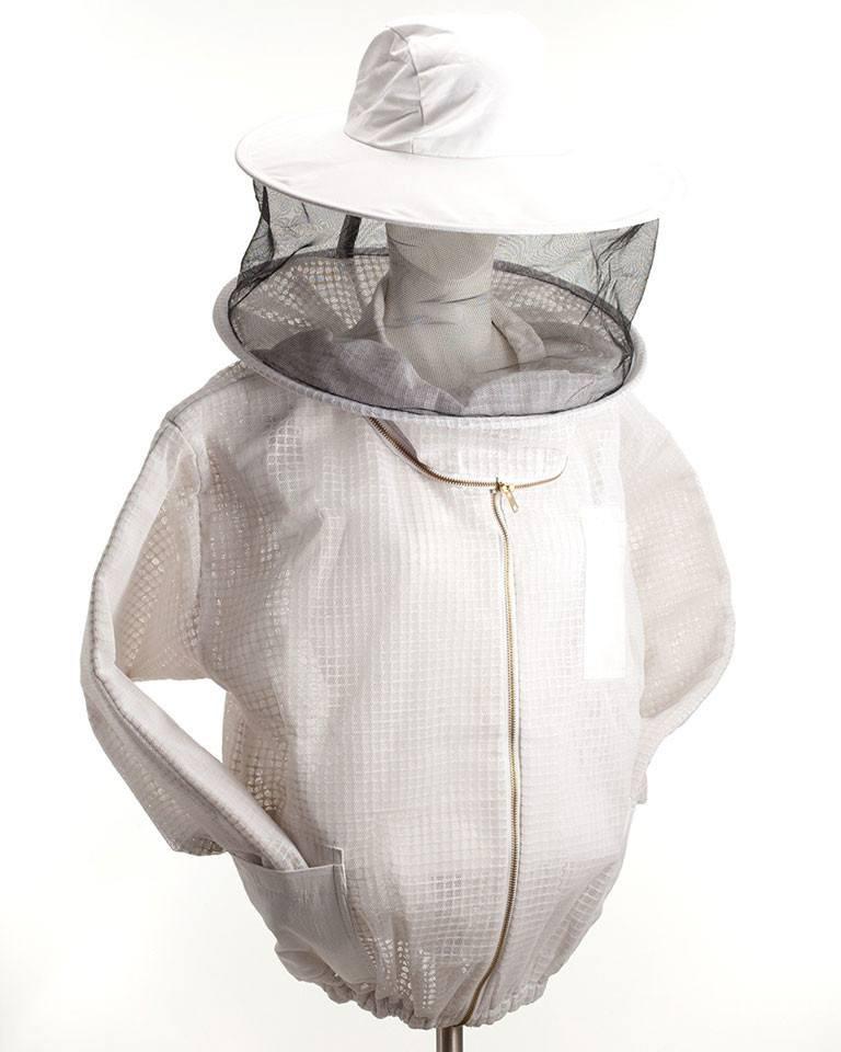 Ventilated jacket with hat and veil